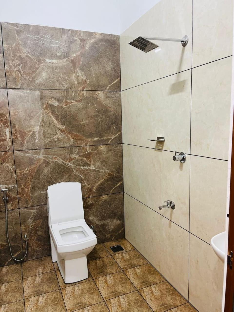 M R Holiday Home Вагамон Екстериор снимка
